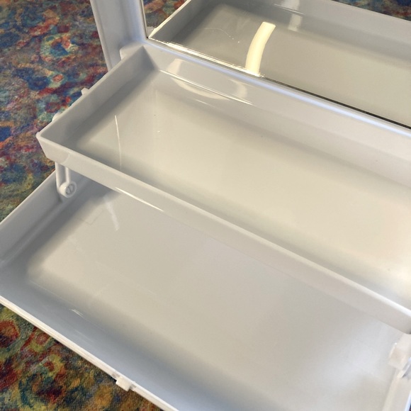 NWT Jewelry Cosmetic Hard Shell Case with Mirror Pearl White 8”x5”x2”Tee… - Picture 3 of 8